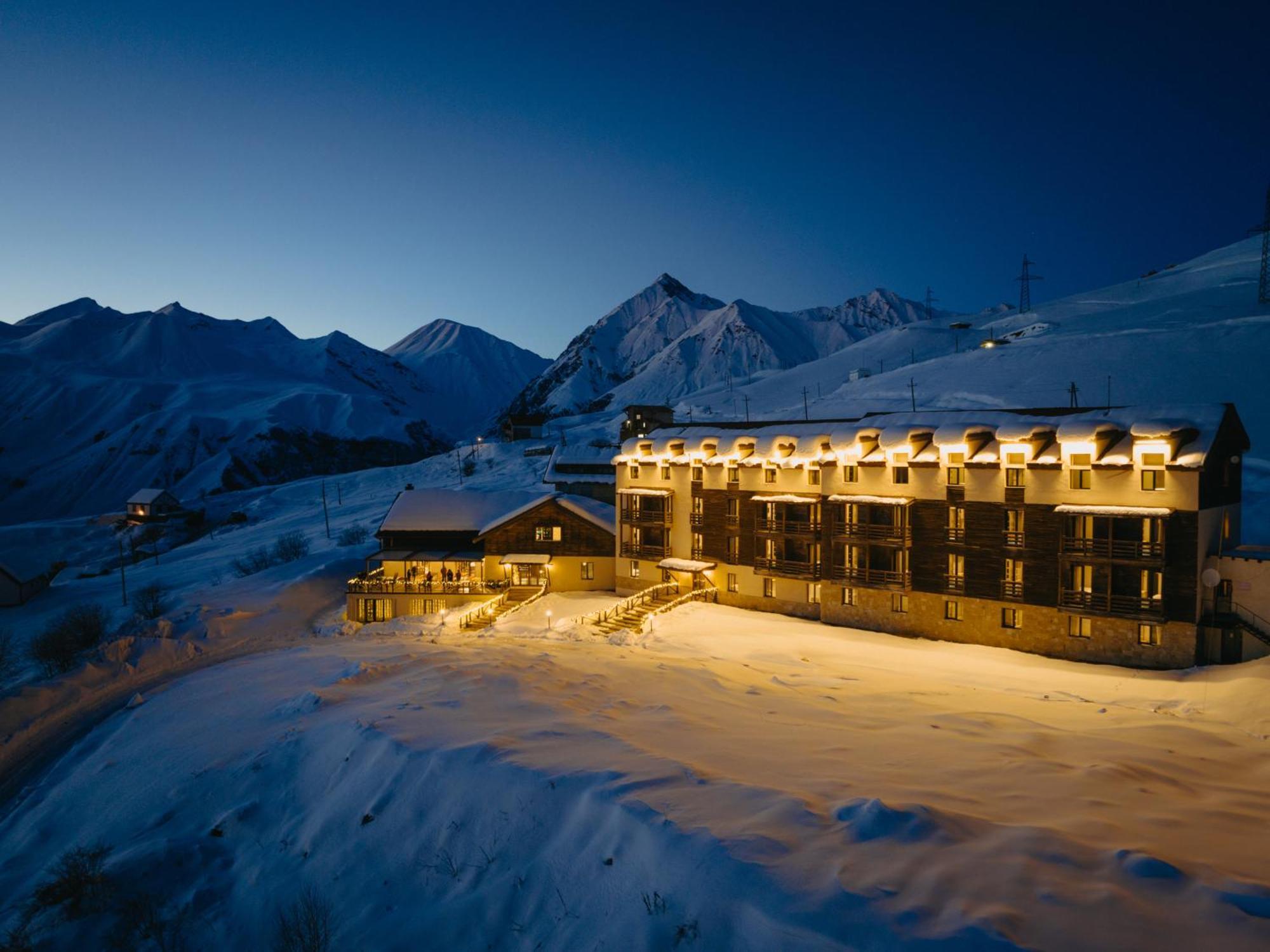 Alpina Hotel Gudauri Exterior photo